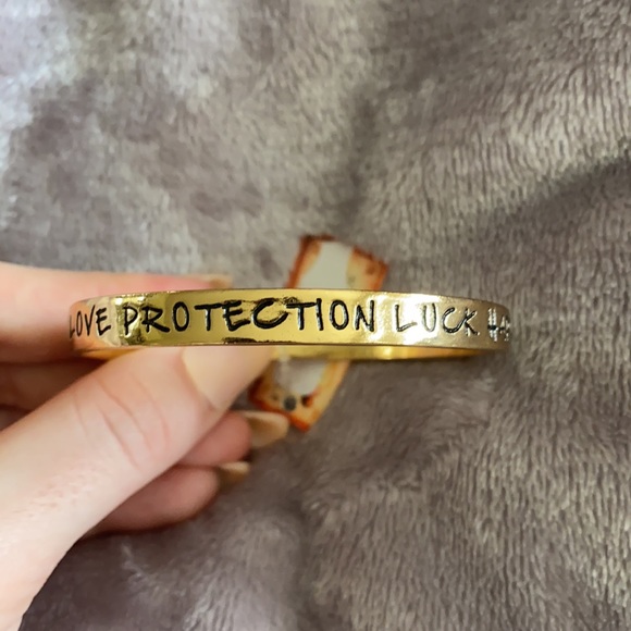 Gold bangle - Picture 2 of 2